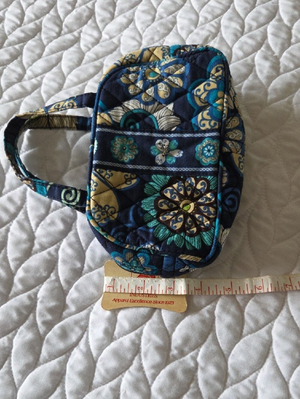 Vera Bradley Quilted Small Purde/Cosmetic Case - Picture 6 of 6